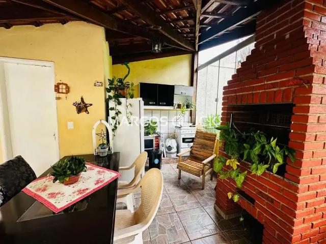 Casa / Sobrado para Venda em Londrina/PR Aeroporto 4 Quartos