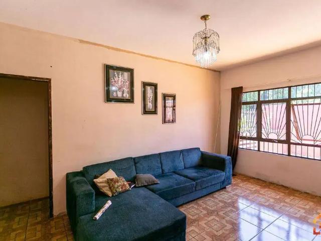 Casa / Sobrado para Venda em Londrina/PR Aeroporto 3 Quartos