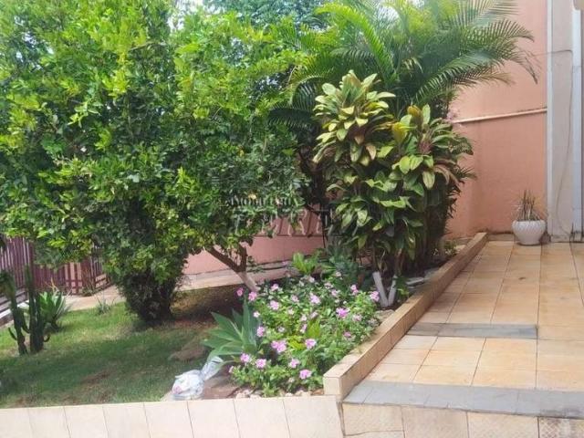 Casa / Sobrado para Venda em Londrina/PR Alpes 4 Quartos