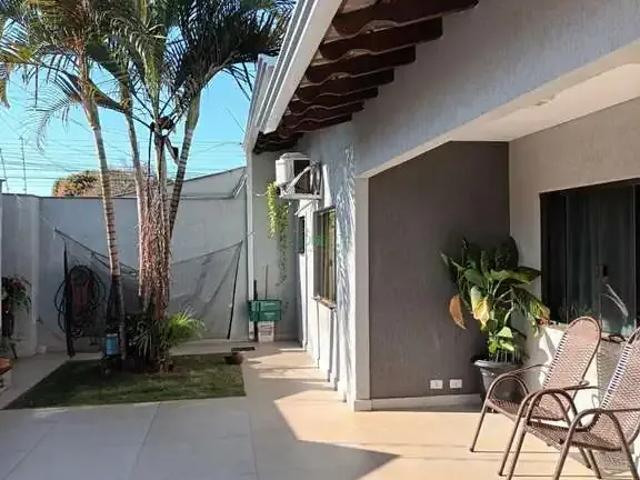 Casa / Sobrado para Venda em Londrina/PR Aragarça 4 Quartos