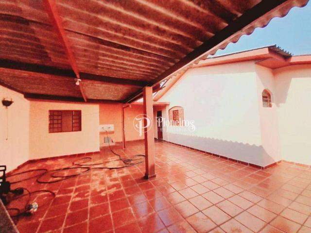 Casa / Sobrado para Venda em Londrina/PR Armindo Guazzi 3 Quartos