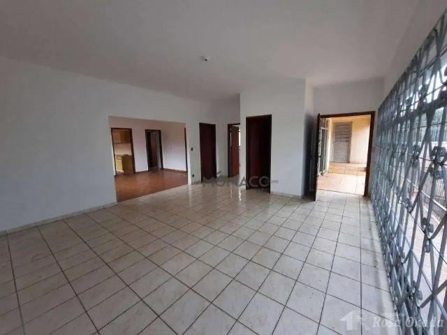 Casa / Sobrado para Venda em Londrina/PR Bancários 3 Quartos