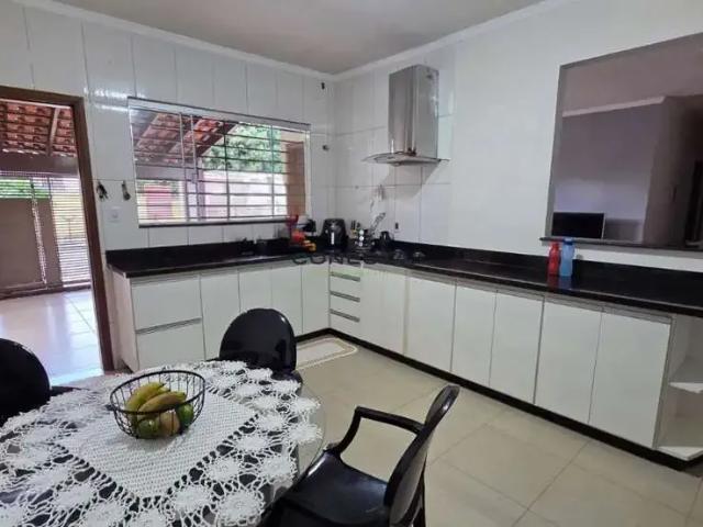 Casa / Sobrado para Venda em Londrina/PR Bandeirantes 2 Quartos