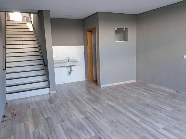 Casa / Sobrado para Venda em Londrina/PR Califórnia 3 Quartos