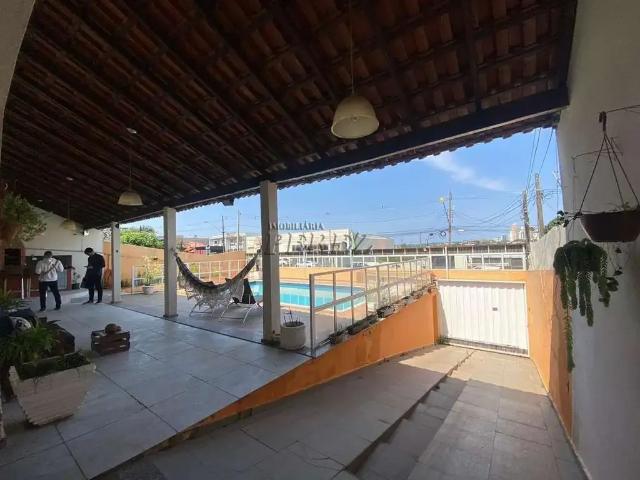Casa / Sobrado para Venda em Londrina/PR Califórnia 5 Quartos
