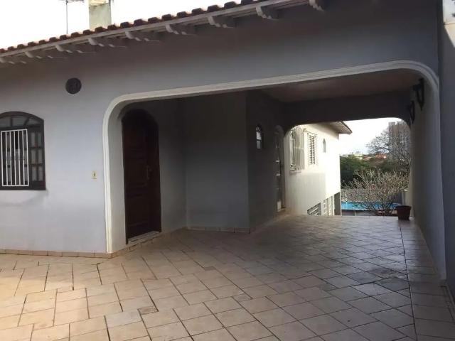 Casa / Sobrado para Venda em Londrina/PR Caravelle 3 Quartos