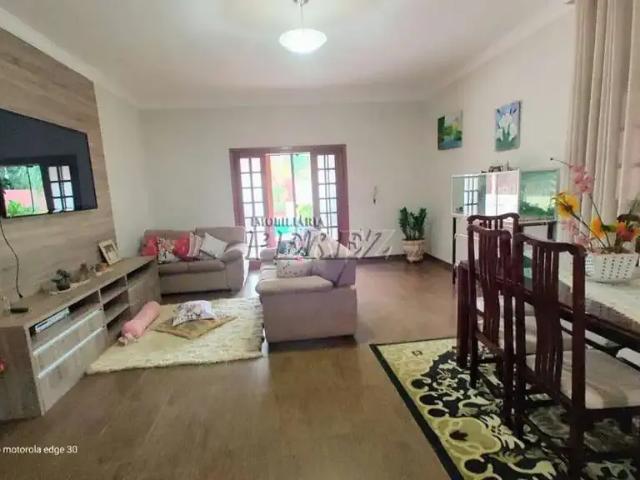 Casa / Sobrado para Venda em Londrina/PR Centro 4 Quartos