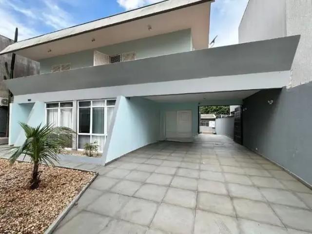 Casa / Sobrado para Venda em Londrina/PR Centro 4 Quartos