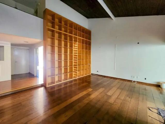 Casa / Sobrado para Venda em Londrina/PR Centro 5 Quartos