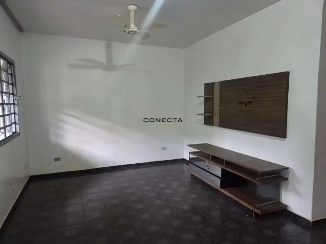 Casa / Sobrado para Venda em Londrina/PR Champagnat 4 Quartos