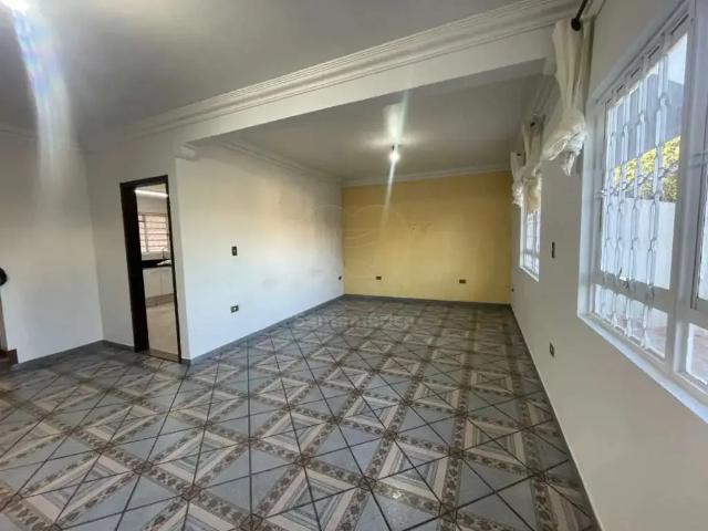 Casa / Sobrado para Venda em Londrina/PR Cláudia 3 Quartos