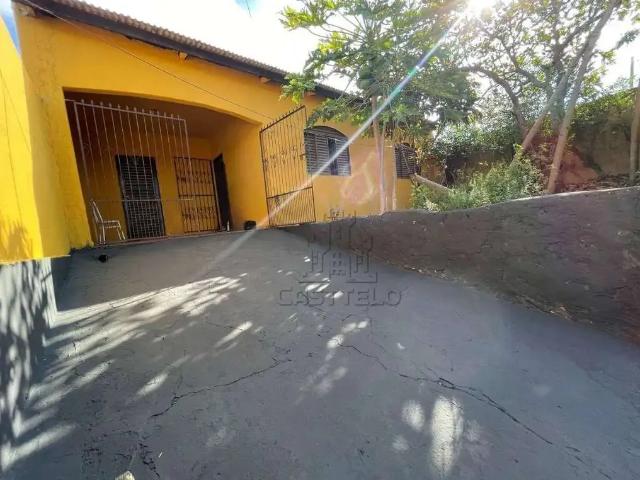 Casa / Sobrado para Venda em Londrina/PR Colinas 3 Quartos