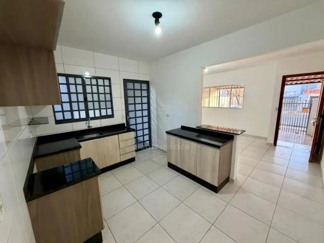 Casa / Sobrado para Venda em Londrina/PR Colúmbia 2 Quartos