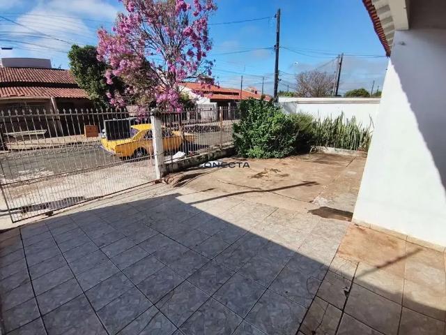 Casa / Sobrado para Venda em Londrina/PR Conjunto Habitacional Alexandre Urbanas 2 Quartos