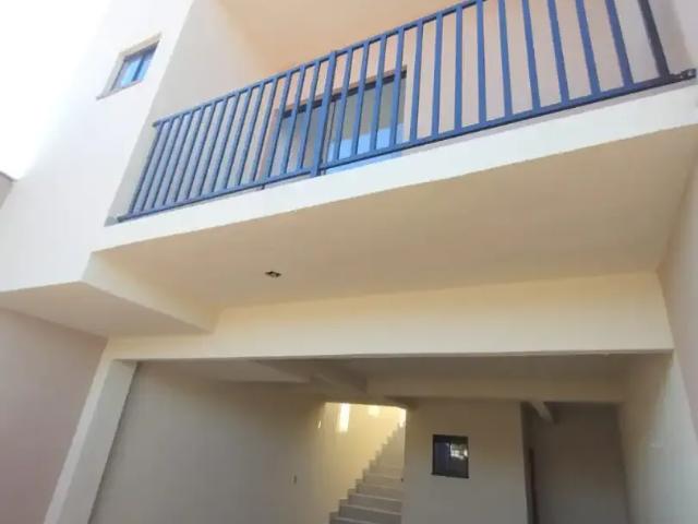 Casa / Sobrado para Venda em Londrina/PR Conjunto Residencial Itamaraty 3 Quartos