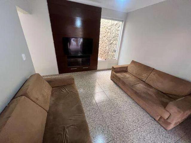 Casa / Sobrado para Venda em Londrina/PR Jardim Tarumã 4 Quartos