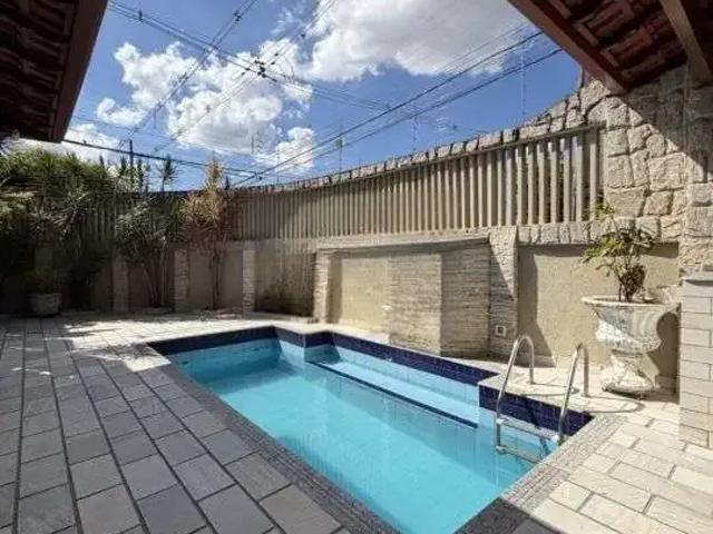 Casa / Sobrado para Venda em Londrina/PR Jardim Adriana II 4 Quartos