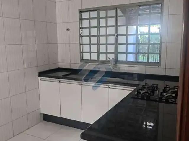 Casa / Sobrado para Venda em Londrina/PR Jardim do Leste 2 Quartos