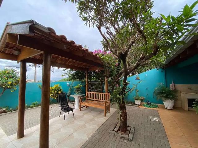 Casa / Sobrado para Venda em Londrina/PR Jardim do Leste 3 Quartos