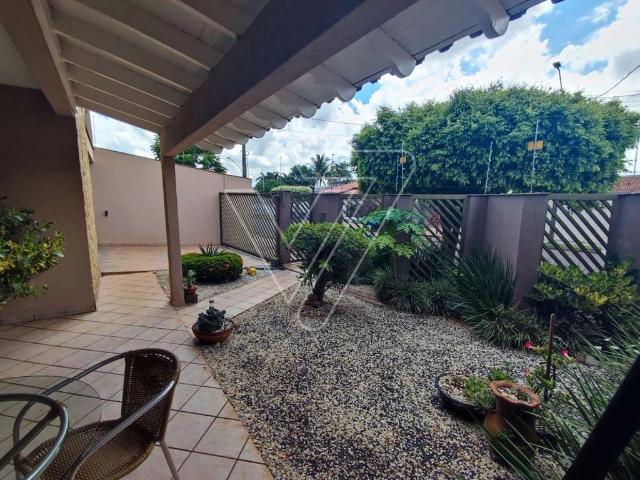 Casa / Sobrado para Venda em Londrina/PR Jardim Esperança 3 Quartos