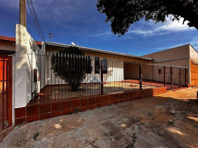 Casa / Sobrado para Venda em Londrina/PR Jardim Guararapes 3 Quartos