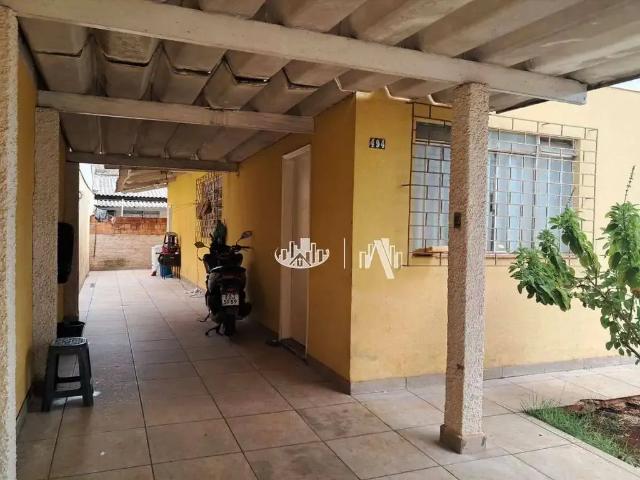Casa / Sobrado para Venda em Londrina/PR Jardim Piza 2 Quartos