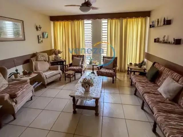 Casa / Sobrado para Venda em Londrina/PR Jardim Santo Antônio 5 Quartos