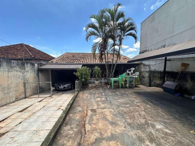 Casa / Sobrado para Venda em Londrina/PR Leonor 3 Quartos