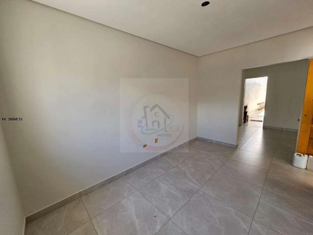Casa / Sobrado para Venda em Londrina/PR Leonor 3 Quartos