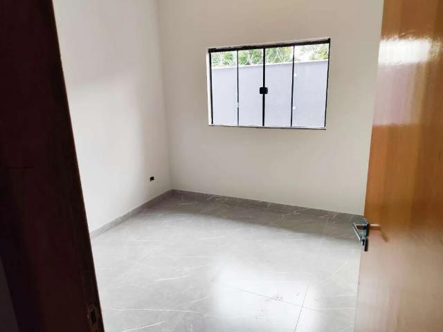Casa / Sobrado para Venda em Londrina/PR Leonor 3 Quartos