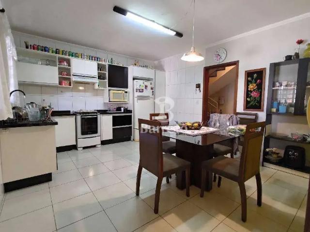 Casa / Sobrado para Venda em Londrina/PR Pinheiros 3 Quartos