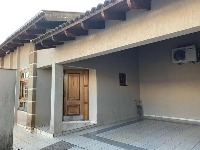 Casa / Sobrado para Venda em Londrina/PR Recreio 4 Quartos