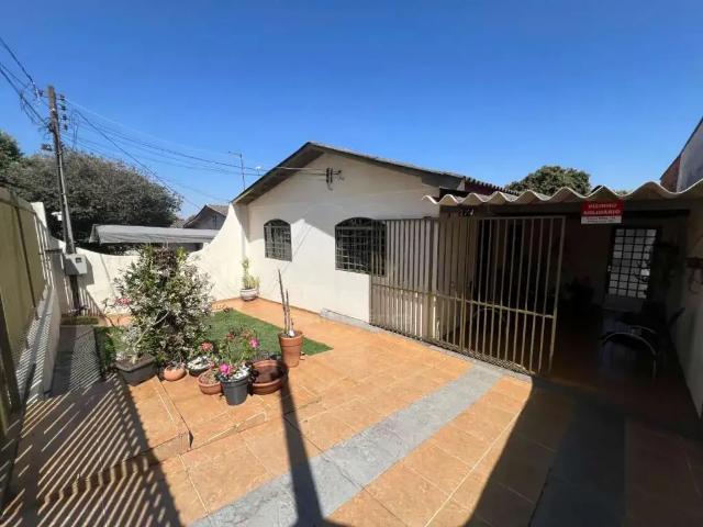 Casa / Sobrado para Venda em Londrina/PR Roseira 3 Quartos