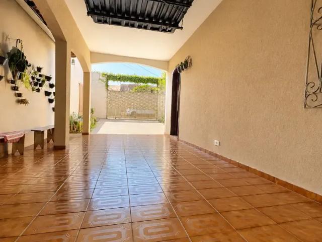 Casa / Sobrado para Venda em Londrina/PR Roseira 2 Quartos