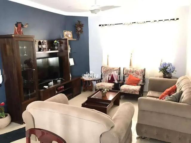 Casa / Sobrado para Venda em Londrina/PR São Pedro 3 Quartos