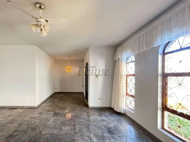 Casa / Sobrado para Venda em Londrina/PR Vila Brasil 3 Quartos