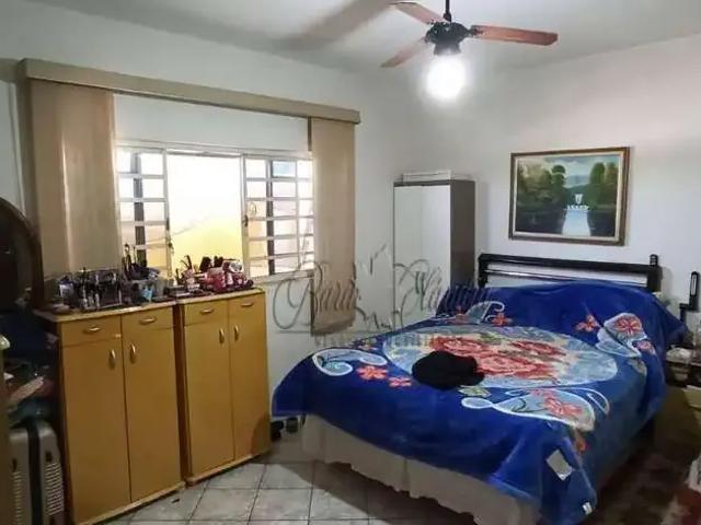 Casa / Sobrado para Venda em Londrina/PR Vila Brasil 4 Quartos