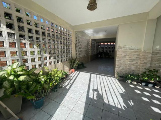 Casa / Sobrado para Venda em Lucena/PB Praia de Fagundes 5 Quartos