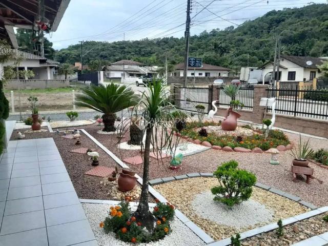 Casa / Sobrado para Venda em Luiz Alves/SC Centro 3 Quartos