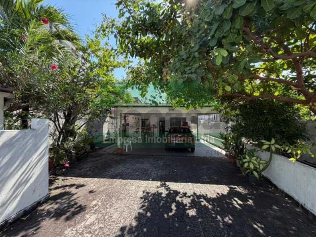 Casa / Sobrado para Venda em Manaus/AM Adrianópolis 3 Quartos