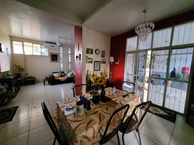 Casa / Sobrado para Venda em Manaus/AM Adrianópolis 3 Quartos