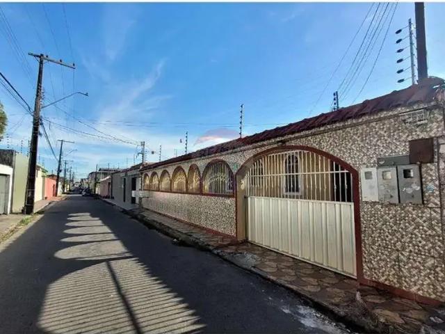 Casa / Sobrado para Venda em Manaus/AM Alvorada 3 Quartos
