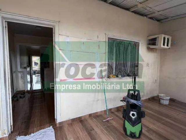 Casa / Sobrado para Venda em Manaus/AM Flores 2 Quartos
