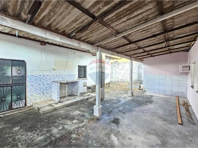 Casa / Sobrado para Venda em Manaus/AM Flores 2 Quartos