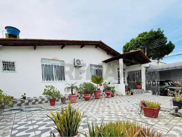 Casa / Sobrado para Venda em Manaus/AM Japiim 4 Quartos