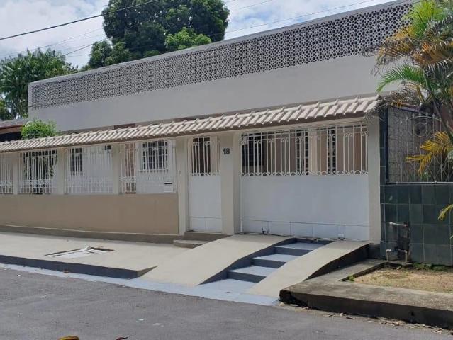 Casa / Sobrado para Venda em Manaus/AM Planalto 3 Quartos