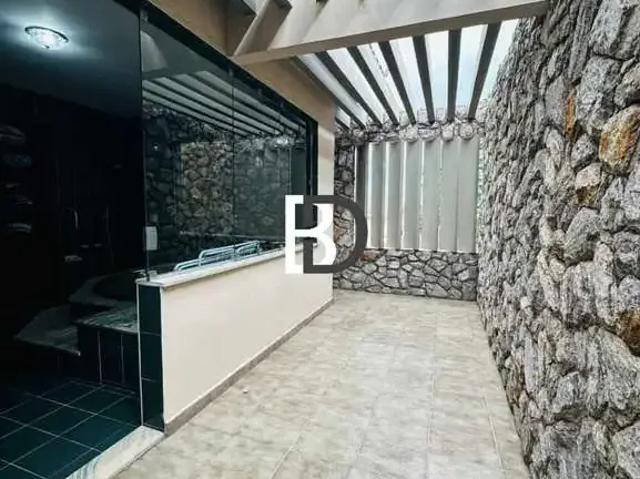 Casa / Sobrado para Venda em Macaé/RJ Cancela Preta 4 Quartos