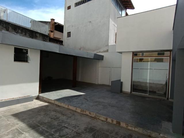 Casa / Sobrado para Venda em Macaé/RJ Centro 3 Quartos