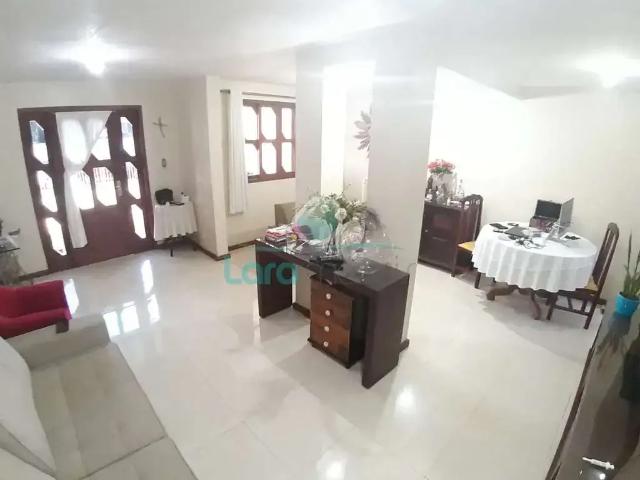 Casa / Sobrado para Venda em Macaé/RJ Centro 3 Quartos