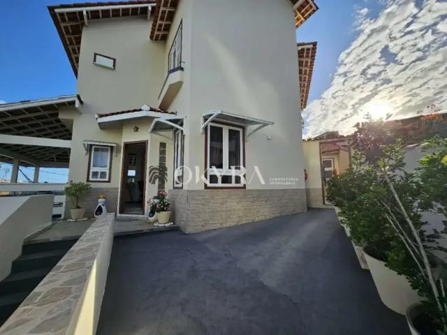 Casa / Sobrado para Venda em Macaé/RJ Imbetiba 3 Quartos